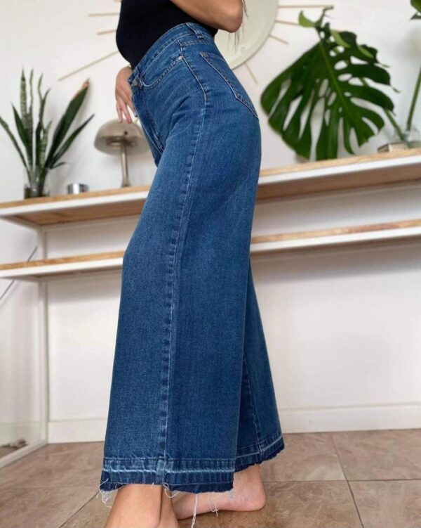 Jeans wide leg.
