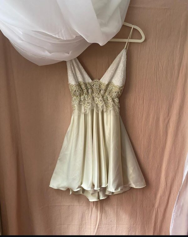 Vestido Mariela corto.