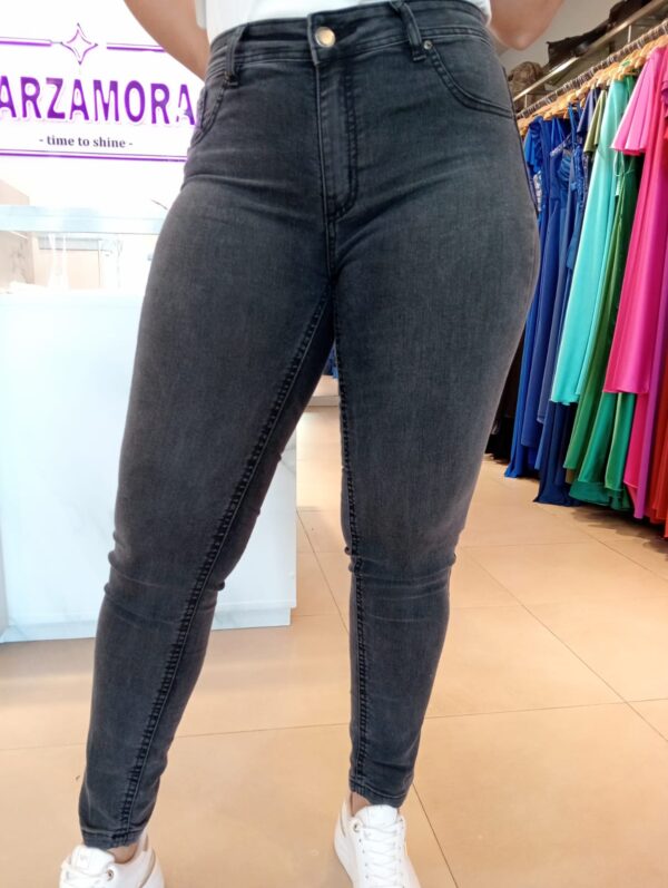 Jeans básico tropea. - Imagen 2